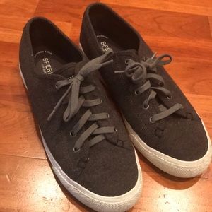 Sperry in charcoal grey